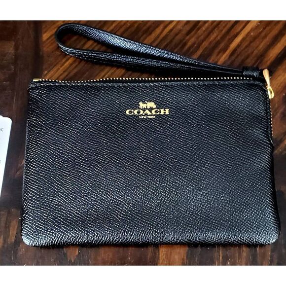 Coach Handbags - NWT COACH WRISTLET